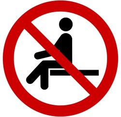 Panneau d'Interdiction - Interdiction de s'asseoir - P018  - 100 mm - Vinyle Souple Autocollant