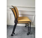 Chaise de réunion à roulettes Steelcase BRICE jaune - Reconditionné
