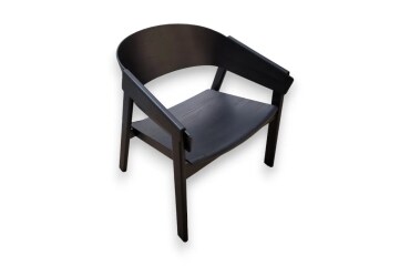 Chauffeuse en bois noir Muuto DESIR - Reconditionné