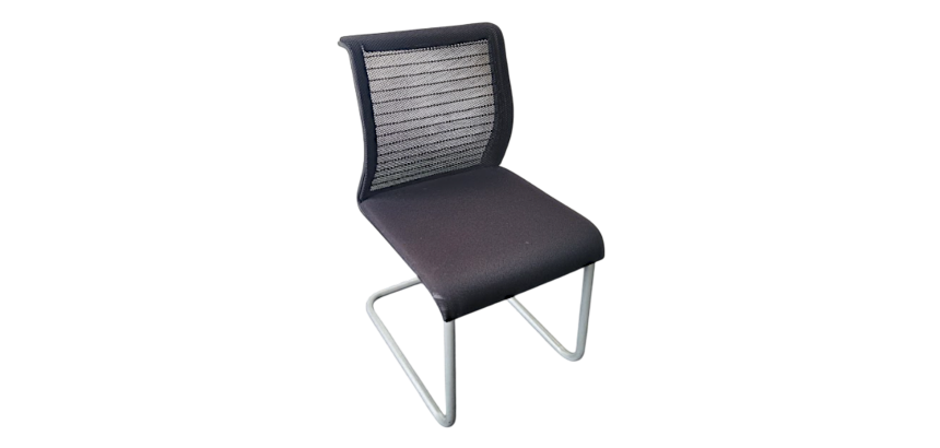 Chaise visiteur Steelcase Think pied luge Gris MAKI - Reconditionné