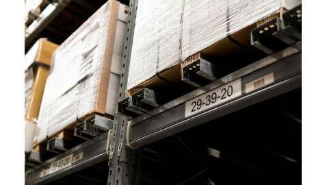 Plastificazione in ambito industriale: sicurezza, ordine e durata conformi alla legge