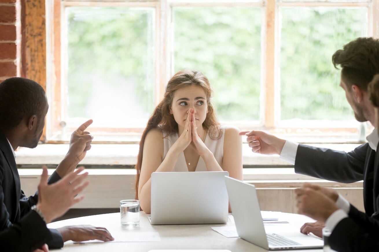 5 comportamenti che mettono in cattiva luce al lavoro