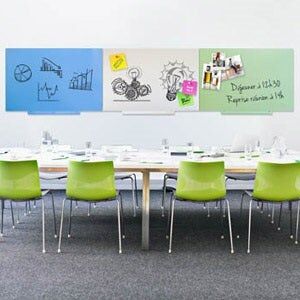 tableaux blancs d'écriture colorés