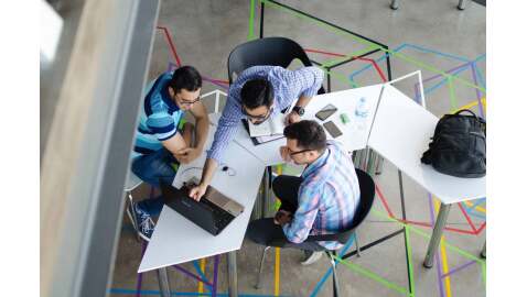 Le 5 tendenze del lavoro nel 2022 secondo il Work Trend Index