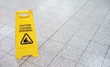 ENTRETENIR LES CARRELAGES EN FAÏENCE, EN GRÈS OU EN CÉRAMIQUE 