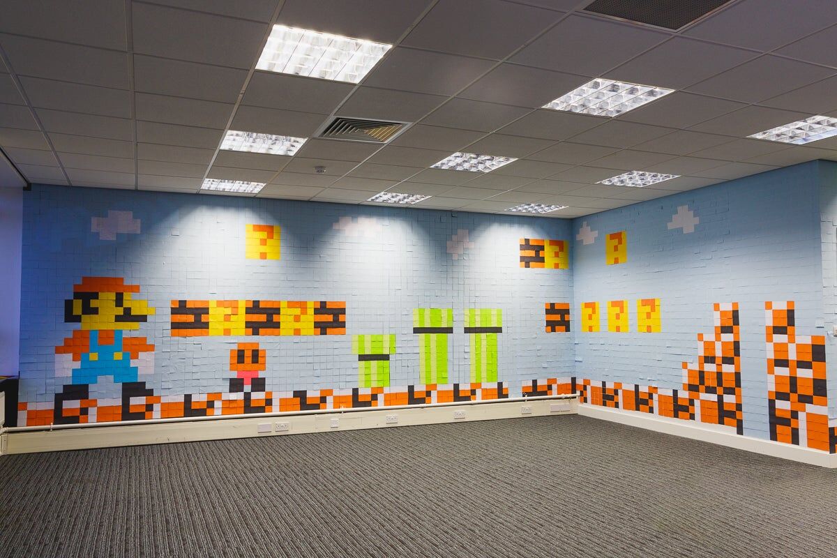 Super Mario - Il primo livello fatto di seimila Post-it