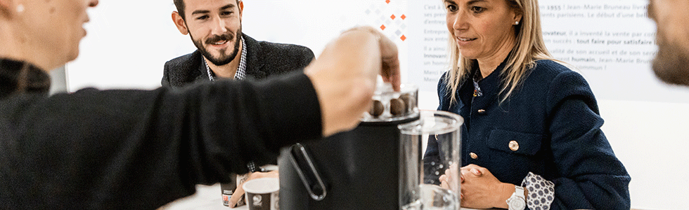 le test de la machine à café Coffee B, avec des boules de café 100% compostables 