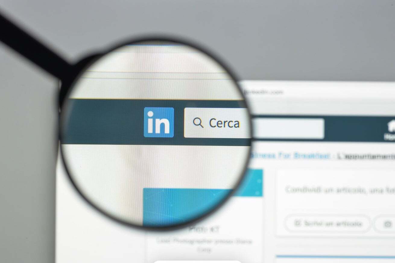 Se menti su Linkedin ti possono licenziare