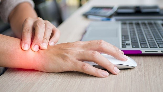 Quels accessoires ergonomiques choisir au travail ?