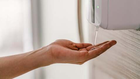 Distributeur savon ou gel : comment bien le choisir ?