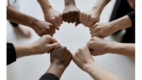 Cosa rende un team davvero affiatato? Le 5 dinamiche da conoscere