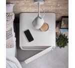 Aplique Lucilla de acero con acabado blanco