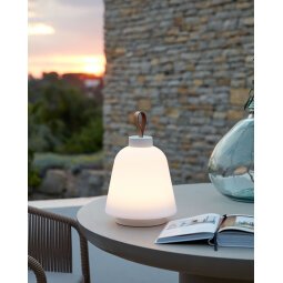 Lampe de table Udiya en polyéthylène et métal