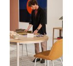 Bandeja Kaili de metal con acabado pintado beige