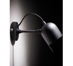 Aplique Lucilla de acero con acabado negro