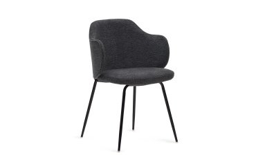 Silla Yunia con patas de acero con acabado pintado negro