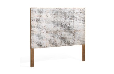 Cabecero Kron con patas de madera maciza de mango y cáscaras de coco para cama de 160 cm