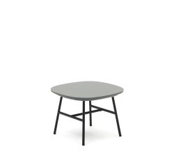 Mesa auxiliar Bramant de acero con acabado negro 60 x 60 cm