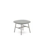 Mesa auxiliar Bramant de acero con acabado malva 60 x 60 cm