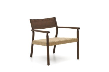 Yalia-fauteuil van massief eikenhout FSC 100% met natuurlijke walnoot-afwerking en zitting van papiertouw