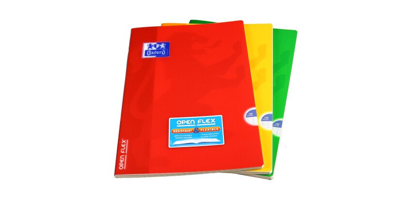 Cahier Oxford OpenFlex A4 grands carreaux Seyès 140 pages agrafées couverture polypro coloris assortis