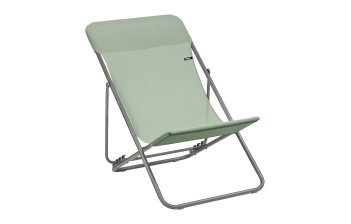 Deckchairs and hammocks