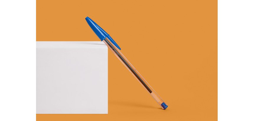 Kugelschreiber Bic Cristal Original mit Deckelchen Punkt 1 mm medium Linie - Hülle von 10