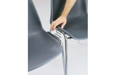 Sedia ospite Sora impilabile con possibilità di collegamento