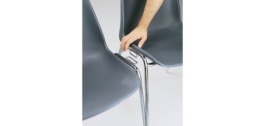 Chaises Coque modèle accrochable