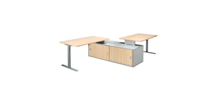 Set van 2 bureaus Optyma met zijkant op centrale bijzetkast