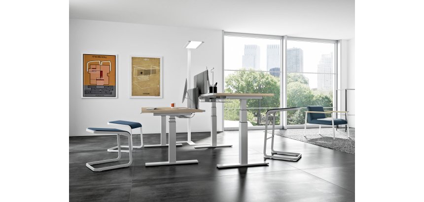 Bureau réglable en hauteur électrique Up & Up L 160 x P 80 cm cm plateau chêne clair