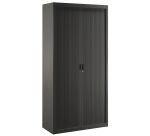 Schränke mit klassischen Vorhängen