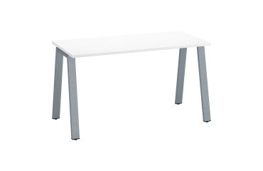 Scrivania dritta Ecla gambe in metallo