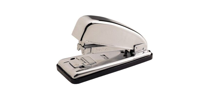 Grapadora Petrus 226 cromada -Capacidad 20 hojas