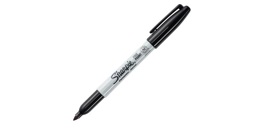 Marqueur permanent à capuchon Sharpie pointe conique fine