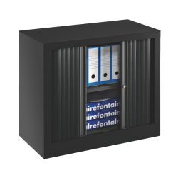 Schrank mit umweltfreundlichen Vorhängen, klassisches Monoblock-Design