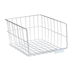 Bandejas de metal. Alt. 19 cm.