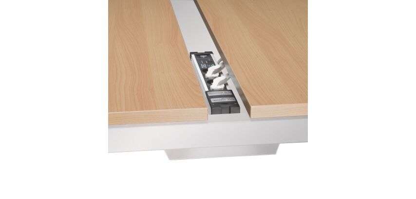 Canaleta pasacables horizontal universal para conjuntos de mesa An 60 x Fon 23 x Alt 10 cm