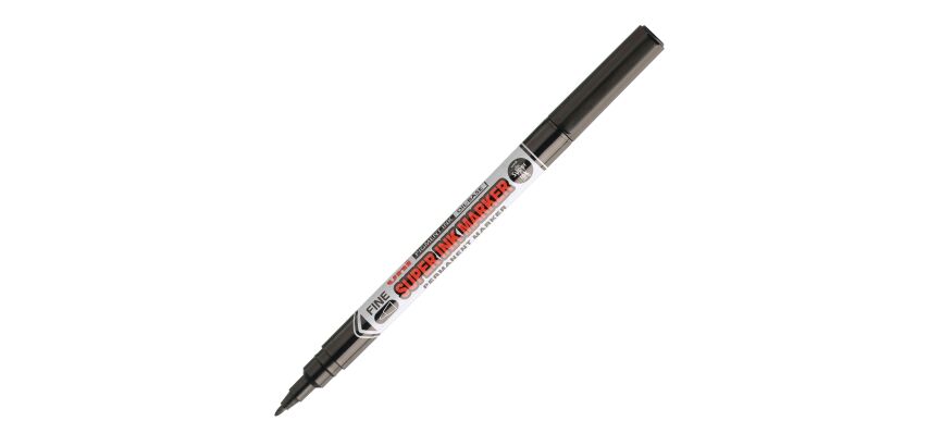 Permanent marker Uni-Ball textile bullet tip 0.8 mm black