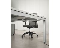 Canalina passacavi verticale per gambe Arko