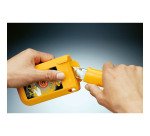 Caja para hojas de cutter usadas