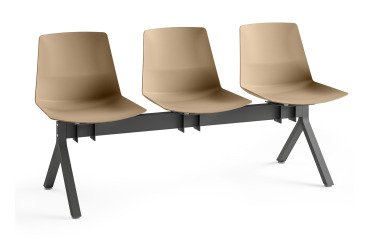 Stoelen op stalen balk Occa zitting van polypropyleen
