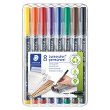 Etui 8 viltstiften Lumocolor Staedtler permanente inkt geassorteerde kleuren medium punt.