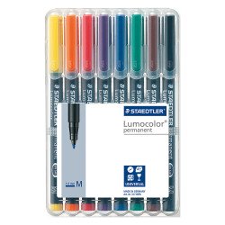 Etui 8 viltstiften Lumocolor Staedtler permanente inkt geassorteerde kleuren medium punt.