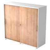 Witte kast, notelaar deuren H 110 x B 120 x D 40 cm