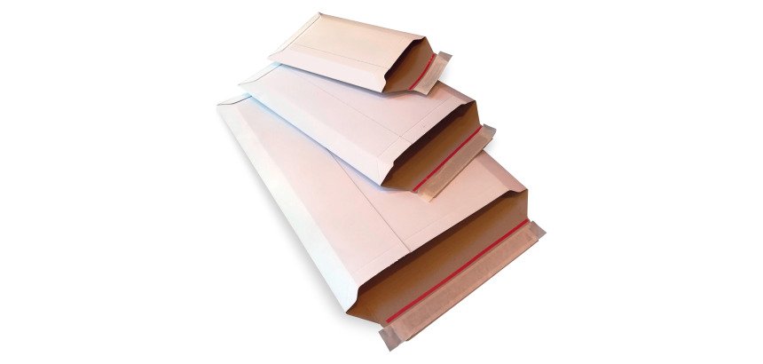 Buste a sacco in cartone teso bianco FSC 450gr – formato 310 x 445 x 60 mm - dotate di chiusura adesiva tenace e sistema di apertura facilitata – misura DIN A3 - 20 unità