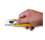 Cúter q-connect kf14624 de seguridad con cuchilla retráctil