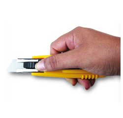 Cúter q-connect kf14624 de seguridad con cuchilla retráctil