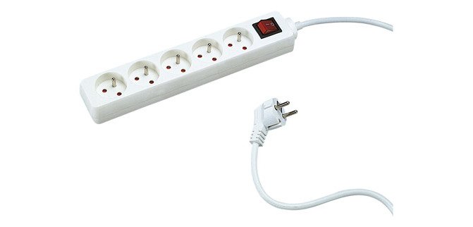 Regleta 5 tomas con interruptor - cable 3 m.