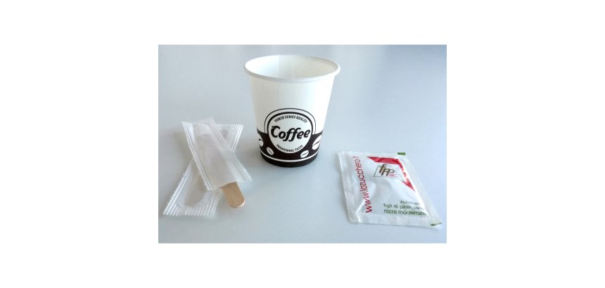 Kit con bustine di zucchero bianco+bicchierini+palettine legno incartate 100 unità